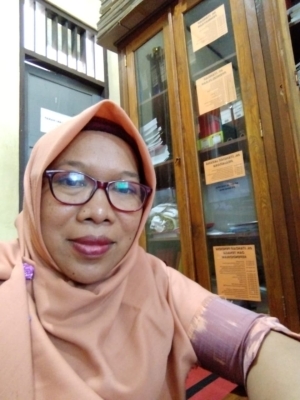 DI BALIK SILUET PAKELIRAN